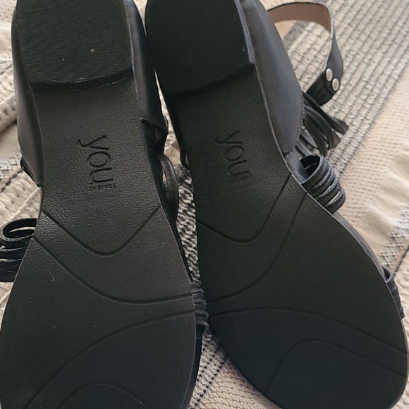 Crocs - Picture 3 of 3